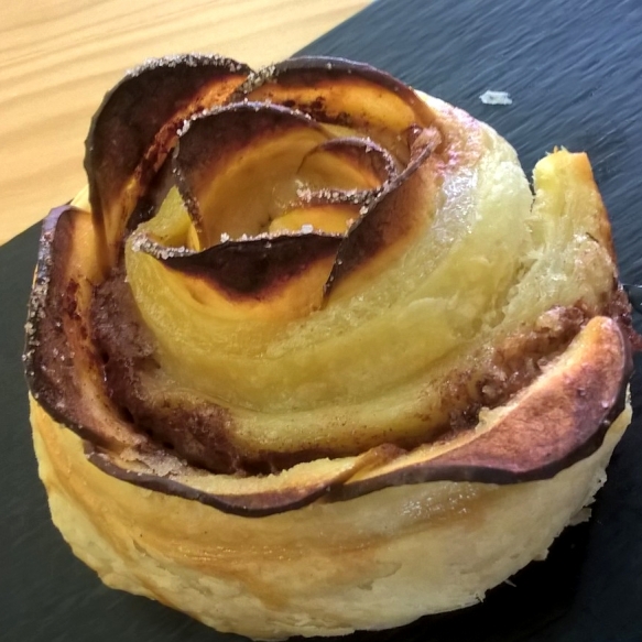 Apple puff pastry